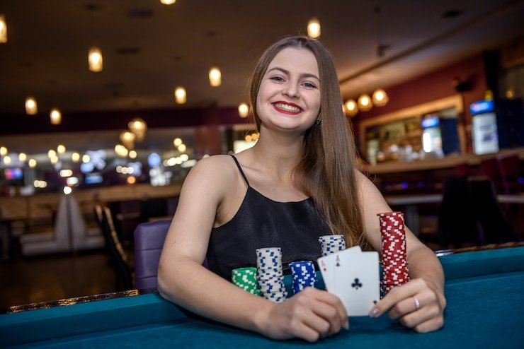Tim jkt77 di studio live casino dengan peralatan multi-kamera profesional
