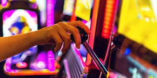 Live blackjack dan roulette di aplikasi jkt77 mobile